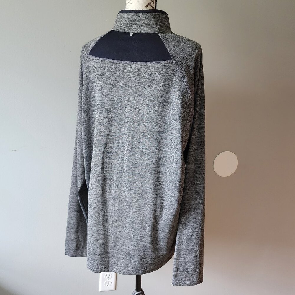 EUC Men's Reebok Long Sleeved Track Jacket - Picture 4 of 6